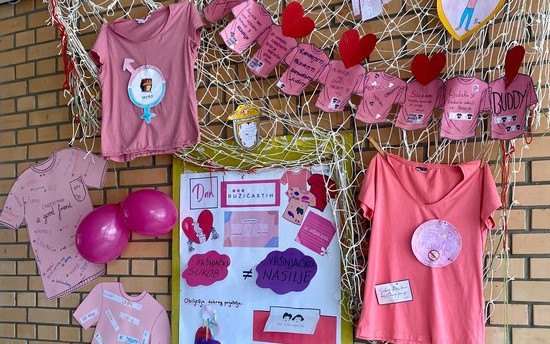 I Gubec nosi ružičasto