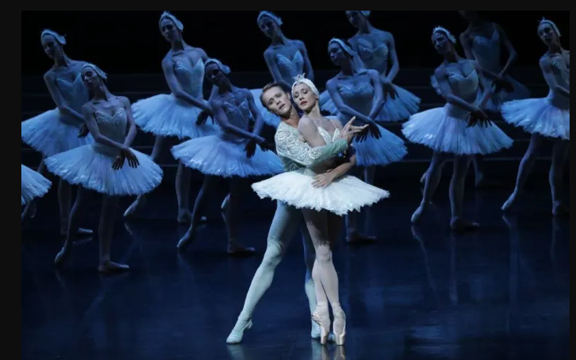 Labuđe jezero P. I. Čajkovskog u  HNK povodom Dana škole!